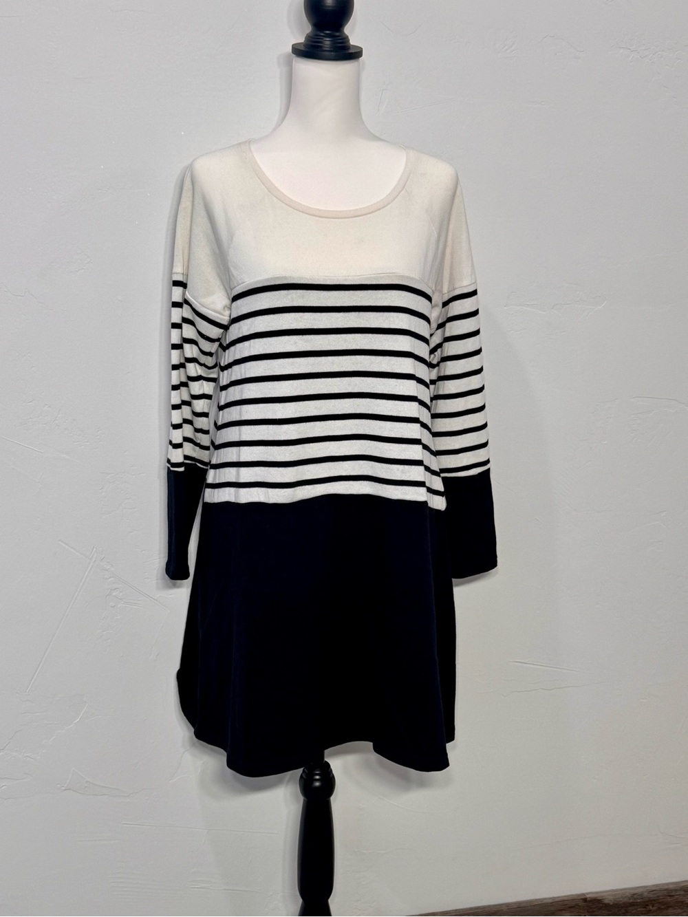 Maurices Long Sleeve Black & White Striped Pullover Sweater Dress Size Large